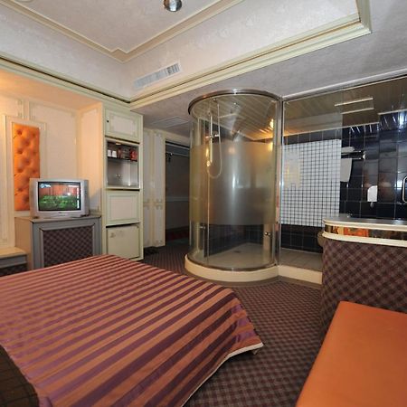 Cyue Chao Hotel Taoyuan Exteriör bild