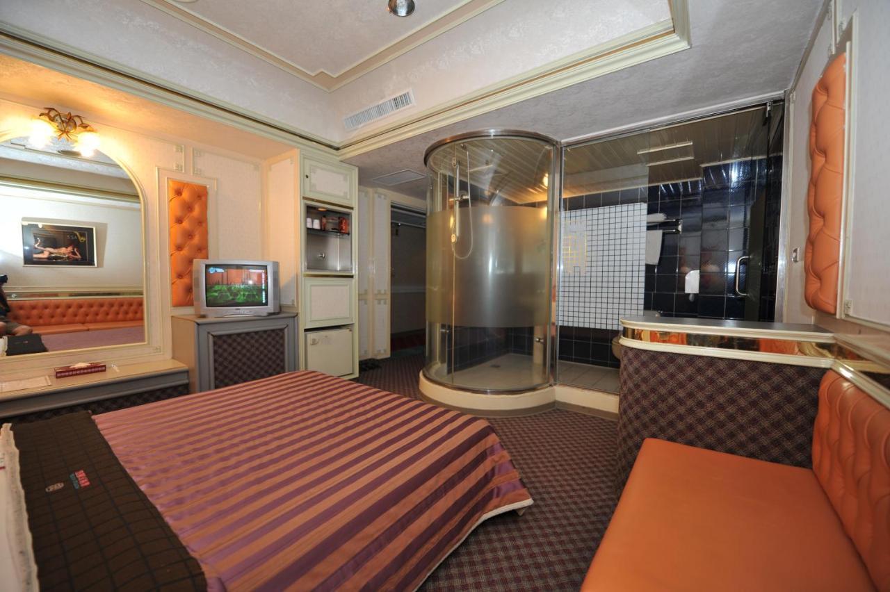 Cyue Chao Hotel Taoyuan Exteriör bild